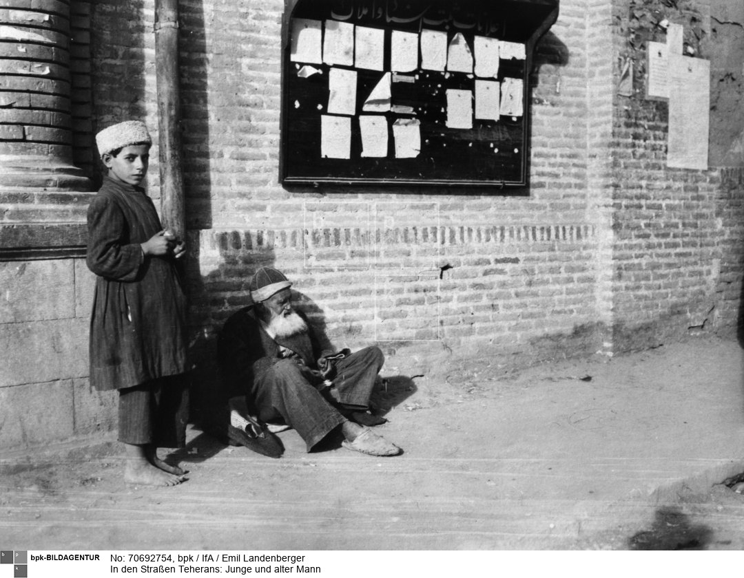 Aufnahmedatum: um 1912<BR>Material/Technik: Foto<BR>Aufnahmeort: Teheran, Iran<BR>Inventar-Nr.: IfA<BR>