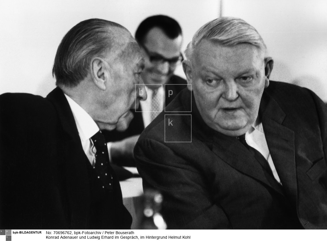 13. Bundesparteitag der CDU in Düsseldorf, drei Bundeskanzler in einem Bild<BR>Aufnahmedatum: 28.-31.03.1965<BR>Material/Technik: Foto<BR>Aufnahmeort: Düsseldorf<BR>