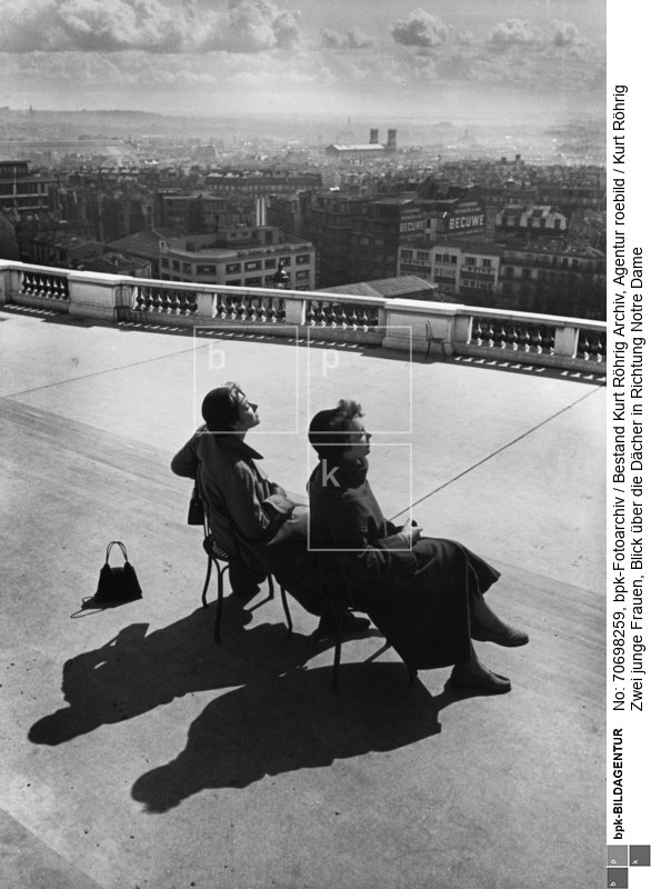 Rückseite: Stempel der "Agentur roebild"<BR>Aufnahmedatum: 1950-1965<BR>Material/Technik: Foto / Vintageprint<BR>Aufnahmeort: Paris<BR>