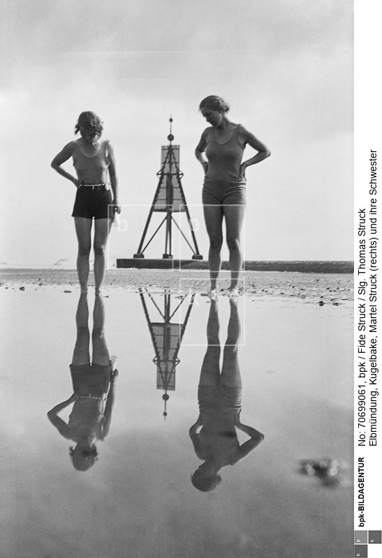 Aufnahmedatum: um 1938<BR>Material/Technik: Foto<BR>Aufnahmeort: Elbmündung / bei Hamburg<BR>