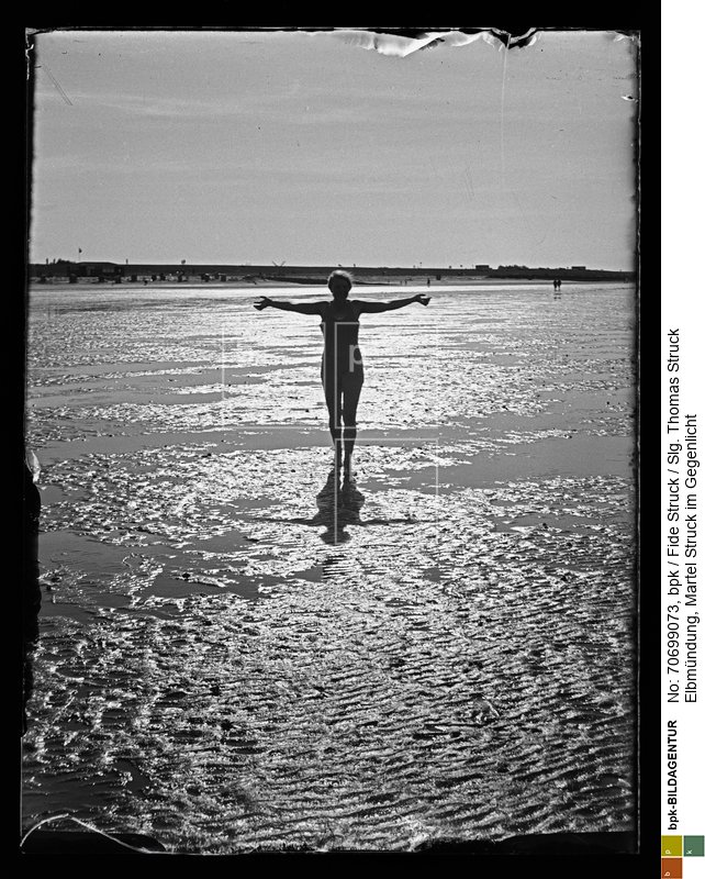 Aufnahmedatum: um 1938<BR>Material/Technik: Foto<BR>Aufnahmeort: Elbmündung / bei Hamburg<BR>