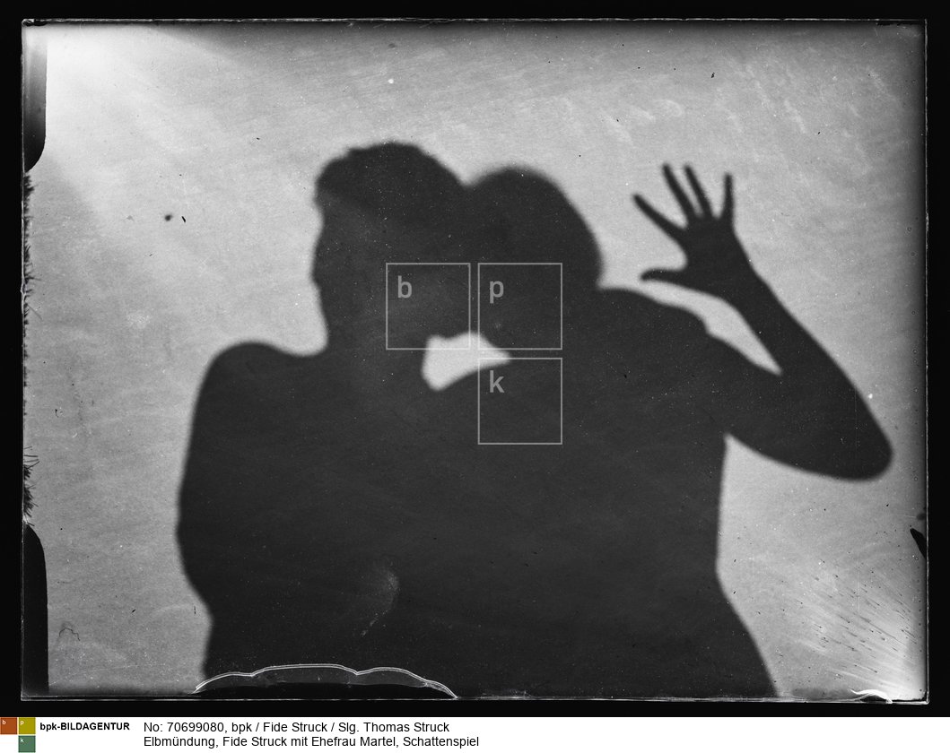 Aufnahmedatum: um 1938<BR>Material/Technik: Foto<BR>Aufnahmeort: Elbmündung / bei Hamburg<BR>