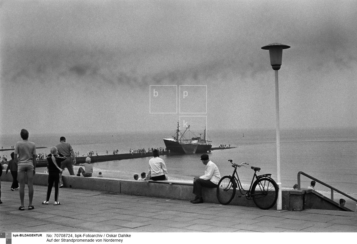 Aufnahmedatum: 1971<BR>Material/Technik: Foto<BR>Aufnahmeort: Norderney, Deutschland<BR>Inventar-Nr.: Da 0313-03<BR>