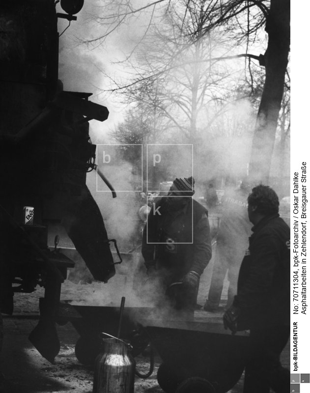 Aufnahmedatum: 1982<BR>Material/Technik: Foto / Vintage Print<BR>Aufnahmeort: Berlin (West)<BR>Inventar-Nr.: Da 0730-16<BR>