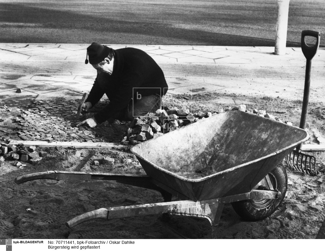 Aufnahmedatum: 1984<BR>Material/Technik: Foto / Vintage Print<BR>Aufnahmeort: Berlin (West)<BR>Inventar-Nr.: Da 0809-14<BR>