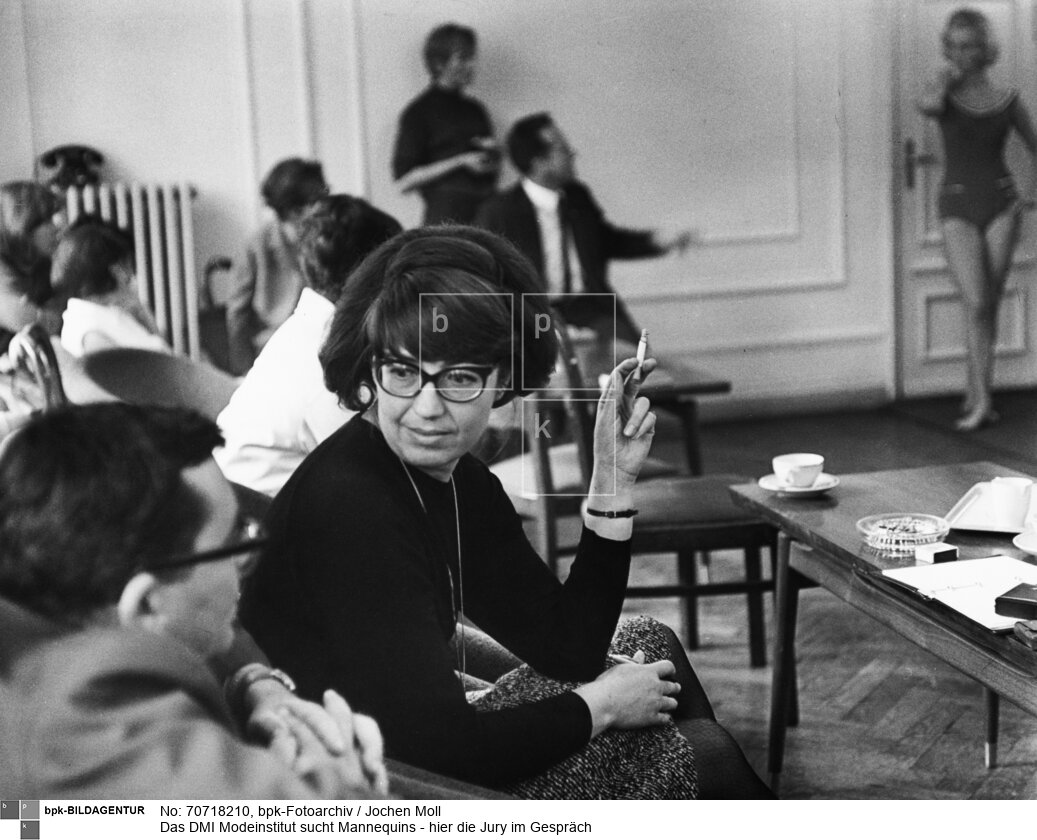 im Gebäude des ehemaligen Warenhauses Jandorf, Brunnenstraße 19/21, (Ecke Veteranenstraße)<BR>Aufnahmedatum: 02.03.1965<BR>Material/Technik: Foto / Vintage Print<BR>Aufnahmeort: Berlin-Mitte (Berlin Ost)<BR>