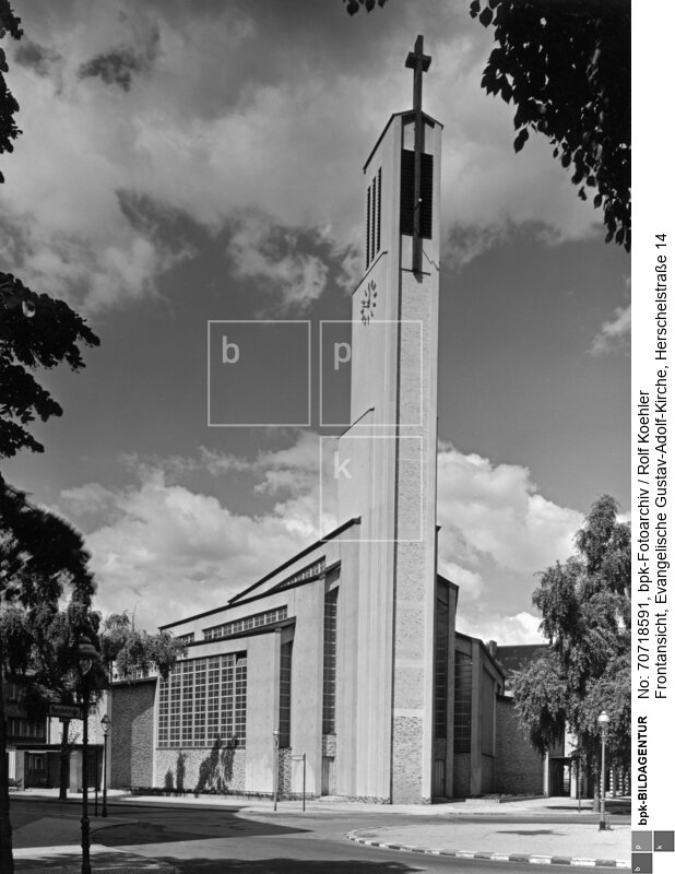 1934 nach Plänen des Architekten Otto Bartning im Stil der Neuen Sachlichkeit errichtet, steht seit 1957 unter Denkmalschutz<BR>Aufnahmedatum: 1964<BR>Material/Technik: Foto / Vintage Print<BR>Aufnahmeort: Berlin-Charlottenburg (Berlin West)<BR>