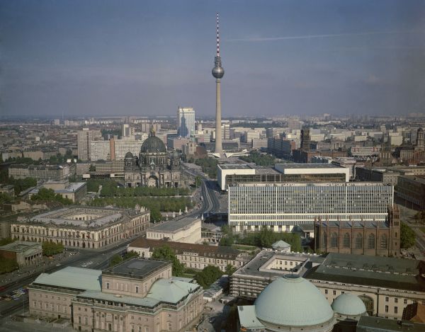 Berlin - Stadtzentrum vom Platz der Akademie