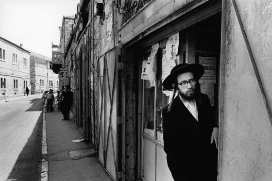 Straße im mehrheitlich von orthodoxen Juden bewohnten Stadtteil Me'a Sche'arim in Jerusalem