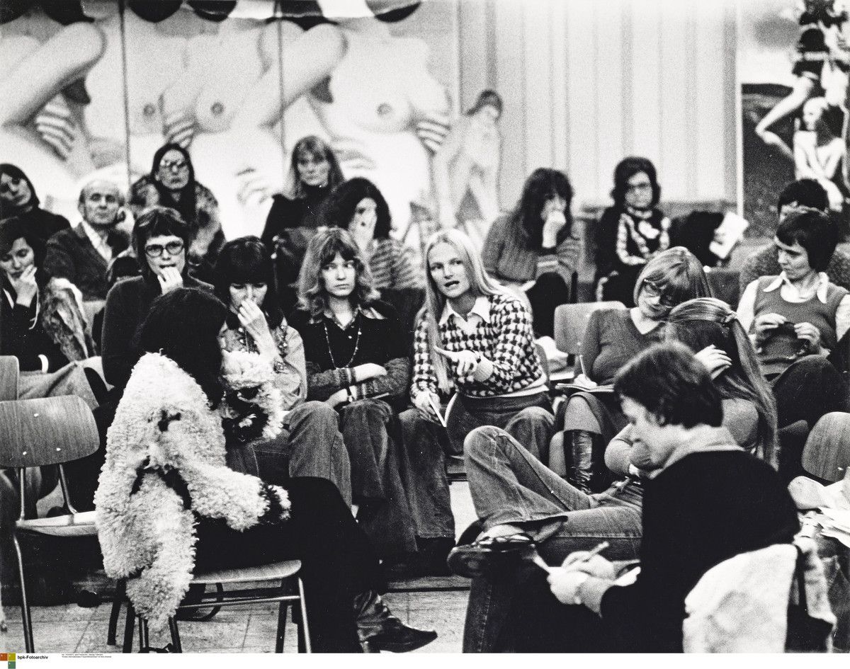 Erstes Internationales Frauenfilmseminar" im Kino Arsenal