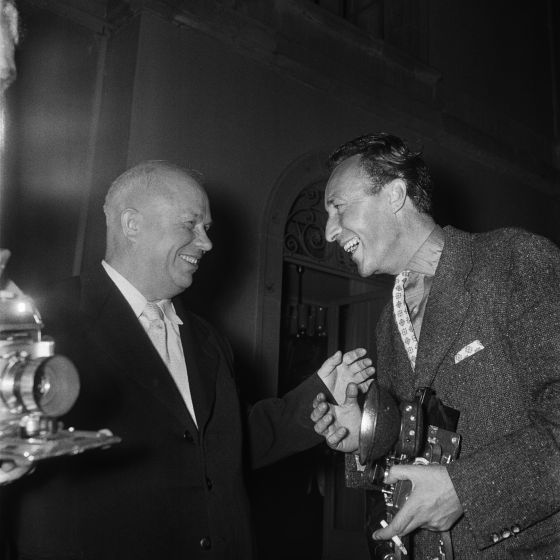 Der Fotograf Ernst Grossar (rechts) mit Nikita Chruschtschow (links)